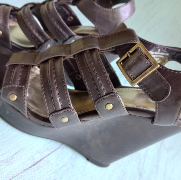 Xhilaration Wedge Brown Strappy Open Toe Heels: US Size 6 - Picture 2 of 11
